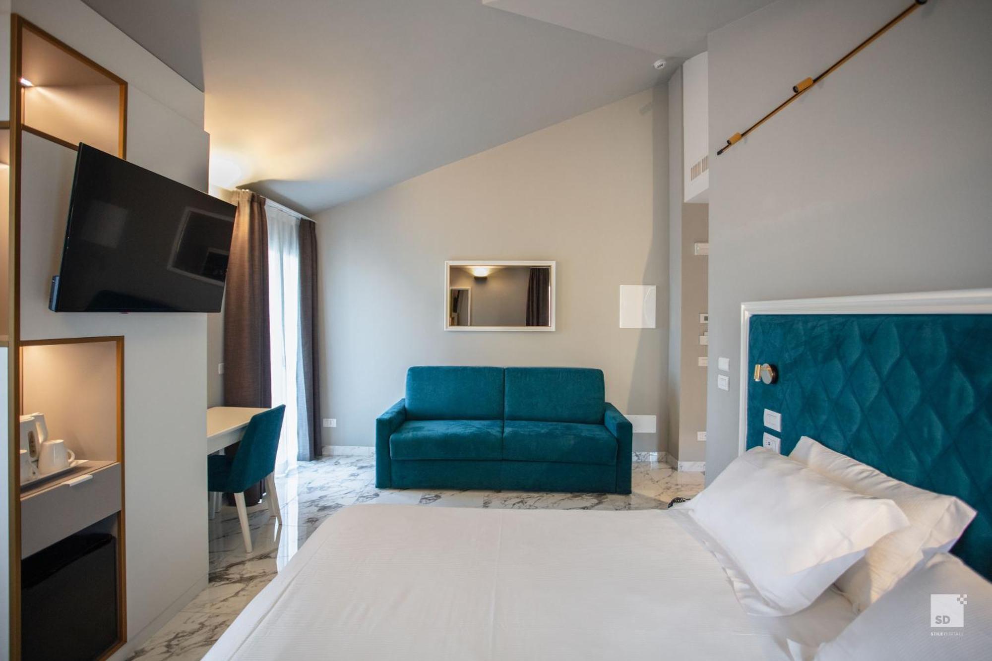 Hotel Elena 3*