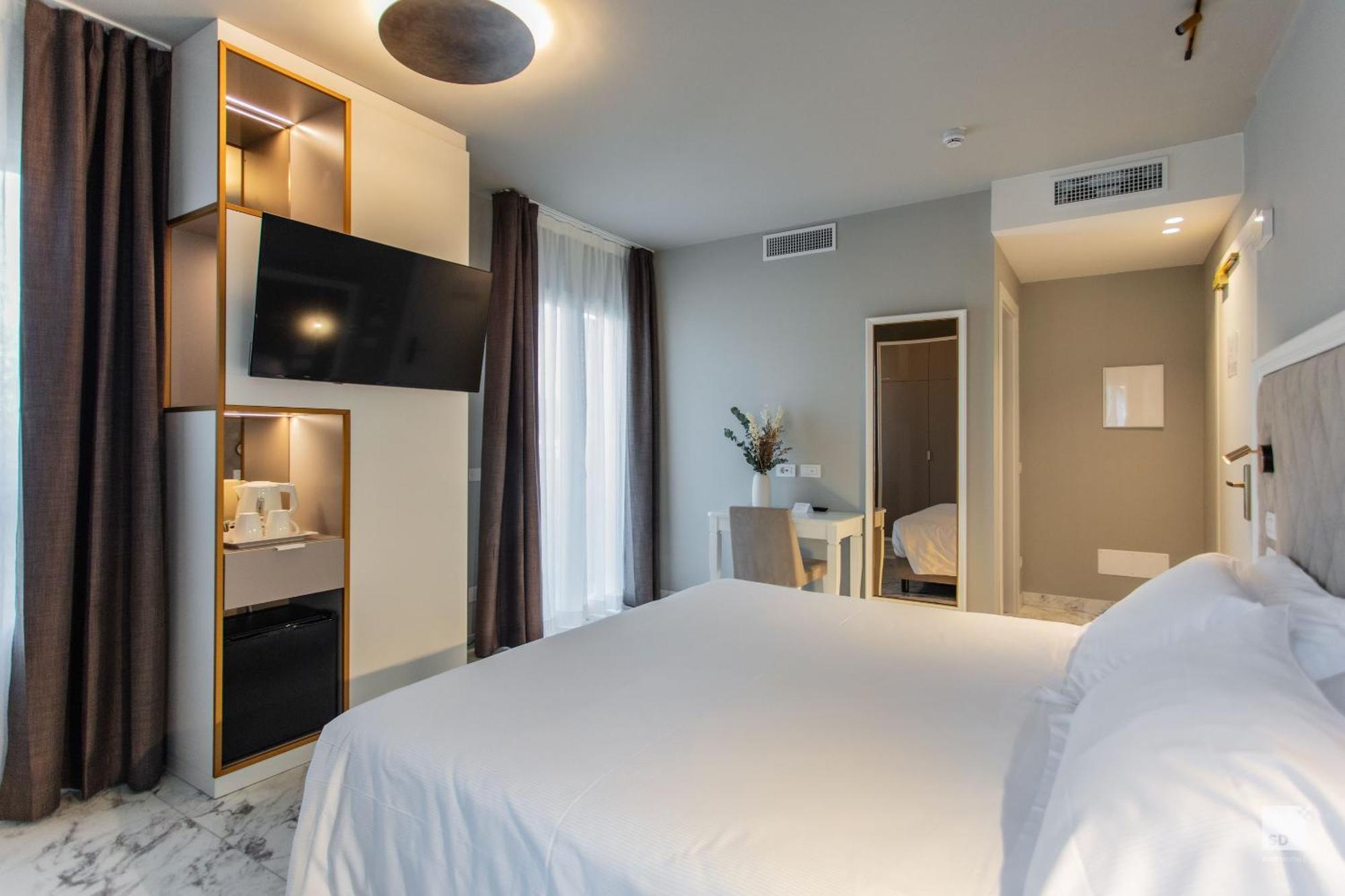 Elena Hotel 3*