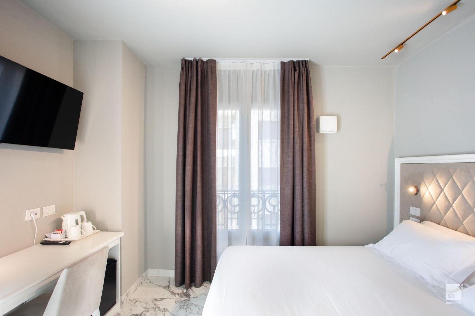 Hotel Elena