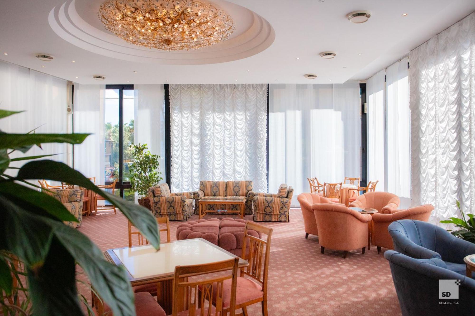 Elena Hotel 3*